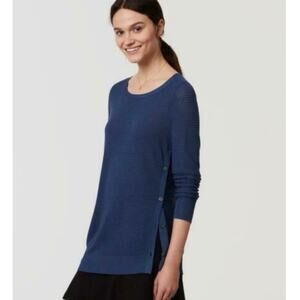 Ann Taylor LOFT light knit sweater Woman’s small blue with side buttons